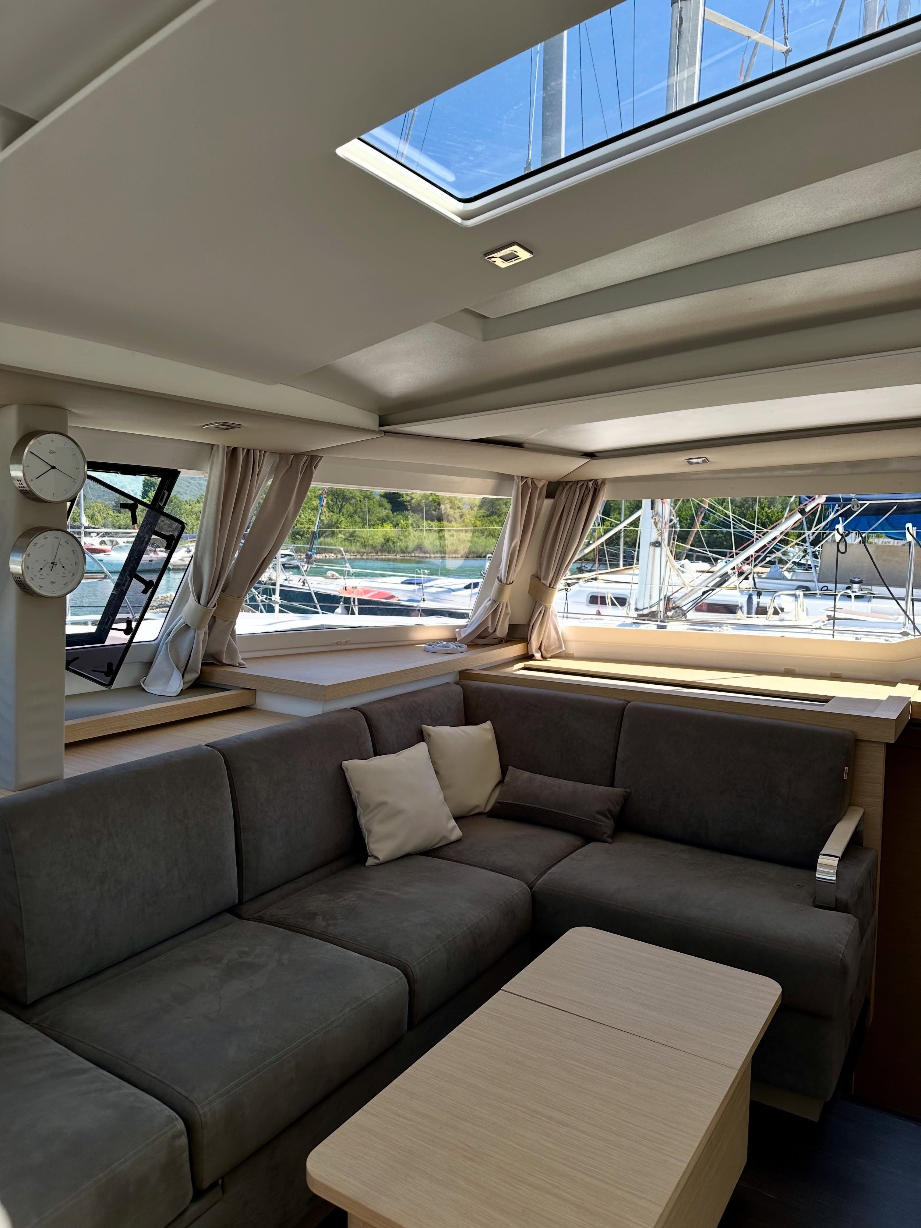 Fountaine Pajot Astrea 42 — 4 / 4
